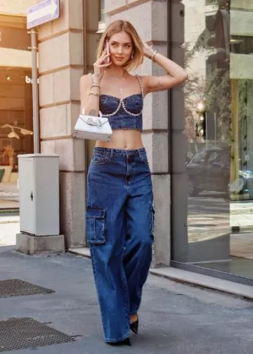 Pantalones cargo de mezclilla de autorretrato usados por Chiara Ferragni en su Instagram el 18 de julio de 2023