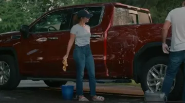 Sandalias Birkenstock Arizona Eva usadas por Maddie Townsend (JoAnna Garcia) como se ve en Sweet Magnolias (S03E03)
