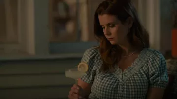 Madewell Bordado Linen-Blend Swing Top en Gingham Check usado por Maddie Townsend (JoAnna Garcia) como se ve en Sweet Magnolias (S03E06)