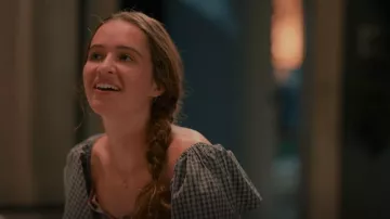 Blusa American Eagle V-Neck Babydoll usada por CeCe Matney (Harlan Drum) como se ve en Sweet Magnolias (S03E06)