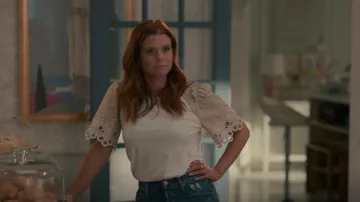 Madre The Tripper Ankle Fray usada por Maddie Townsend (JoAnna Garcia) como se ve en Sweet Magnolias (S03E06)