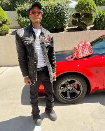 We11done Black Faded Logo Denim Jacket porté par YoungBoy Never Broke Again sur son compte Instagram @nba_youngboy