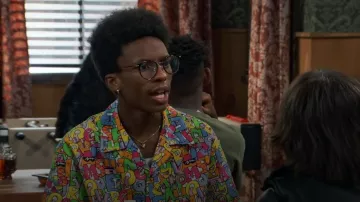 Asos Bershka Printed Shirt Set in Multi porté par Noah Lambert (Israel Johnson) comme vu dans BUNK’D (S06E25)