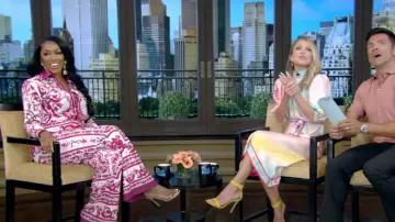 Dolce And Gabbana Majolica Cotton Poplin Button-Up Shirt usada por Porsha Williams como se ve en LIVE con Kelly y Mark el 24 de julio de 2023