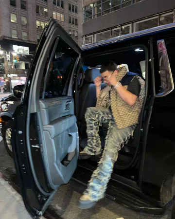 Gucci Beige & Navy GG Puffer Vest usado por Jesús Ortiz-paz en la cuenta de Instagram @jesusortizpazfr