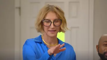 Madewell Her­ring­bone Chain Neck­lace worn by Jessica Banks as seen in Hack My Home (S01E07)