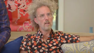 Camisa con estampado floral de Raf Simons usada por Brooks Atwood como se ve en Hack My Home (S01E08)