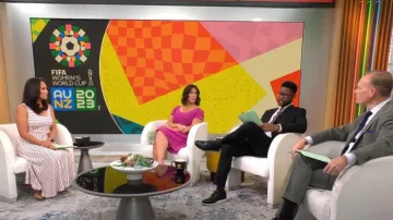 Loft Striped Scoop Neck Midi Vestido usado por Nancy Chen como se ve en CBS Mornings el 26 de julio de 2023