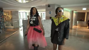 Christian Dior J'adore Dior camiseta sin mangas usada por Marlo Hampton como se ve en The Real Housewives of Atlanta (S15E11)