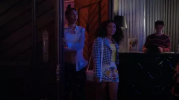 Sac à cassette rembourré Bottega Veneta porté par Kiela Hall (Daniella Perkins) vu dans grown-ish (S06E05)