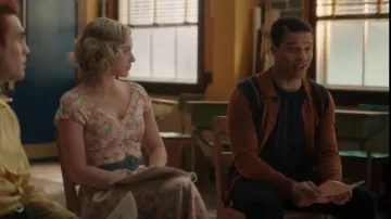 Ben Sherman Camiseta polo a rayas usada por Clay Walker (Karl Walcott) vista en Riverdale (S07E16)
