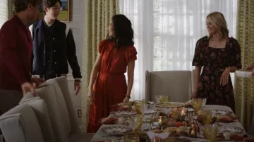 Ulla Johnson Isadora Vestido usado por Laurel (Jackie Chung) como se ve en The Summer I Turned Pretty (S02E05)