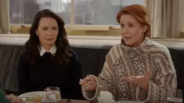 Rag & Bone Hol­lis Turtle­neck worn by Miranda Hobbes (Cynthia Nixon) as seen in And Just Like That… (S02E07)
