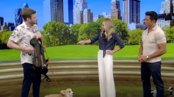 Chemise boutonnée Abercrombie et Fitch Performance portée par Bryan Reisberg comme vu en LIVE avec Kelly et Mark le 27 juillet 2023