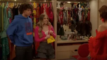 Madre La minifalda Ruffle usada por Baxter (Lucie McKenzie) como se ve en And Just Like That... (S02E07)