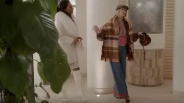 Chanel CC Lo­go Pumps worn by Carrie Bradshaw (Sarah Jessica Parker) as seen in And Just Like That… (S02E07)