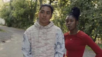 Sudadera con capucha estampada Topman usada por David (Christian Vunipola) como se ve en Miguel Wants to Fight