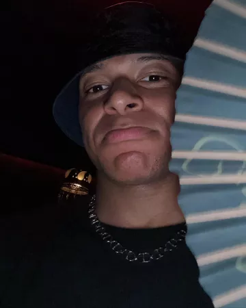 Louis Vuitton Black Ny­lon Mono­gram Buck­et Hat worn by Kylian Mbappé on the Instagram account @k.mbappe