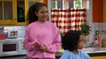 H&M Oversize Sweater worn by Frankie Ripp(Eliana Sua) as seen in Pretty Freekin Scary (S01E01)