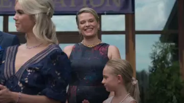 Kay Unger Jessie Cock­tail Dress worn by Diane (Vinessa Shaw) as seen in Swagger (S02E02)