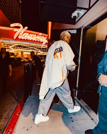 Jean Paul Gaultier Sun­glass­es worn by Chris Brown on the Instagram account @chrisbrownofficial