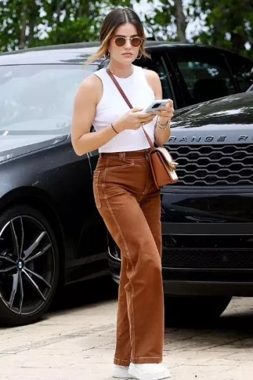 Meilleur char d’honneur du dimanche porté par Lucy Hale dans la Little Beach House de Soho House à Malibu le 31 juillet 2023