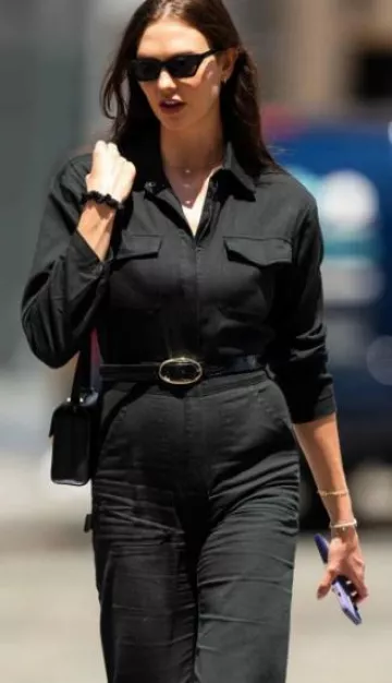 Gafas de sol Dior Diormidnight B1I usadas por Karlie Kloss en la ciudad de Nueva York el 31 de julio de 2023