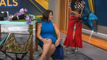 Alexia Admor Nova Vestido en azul denim usado por Dana Jacobson como se ve en CBS Mornings el 30 de julio de 2023