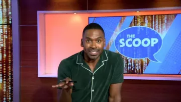 Reiss Defoe Camisa de terciopelo de ajuste regular usada por Justin Sylvester como se ve en Today with Hoda & Jenna el 2 de agosto de 2023