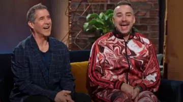 Survêtements de sport en marbre victorieux portés par Leopold Nunan comme on le voit dans The Prank Panel (S01E05)