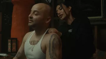 Sudadera con capucha H&M Design Detail usada por Ruby (Ivana Rojas) como se ve en This Fool (S02E05)