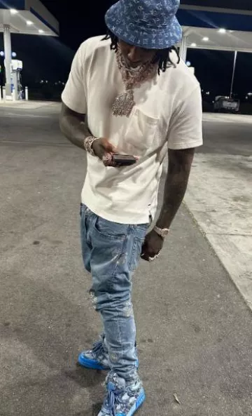 Moneybagg Shows Off His Full Grey & Black Louis Vuitton Outfit