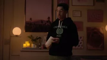 Casablanca Laurel Logo Sudadera con capucha bordada usada por Andre Johnson, Jr. (Marcus Scribner) como se ve en adulto (S06E06)