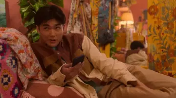 Asos Design Over­sized Cord Shirt in Brown Colourblock worn by Tao Xu (William Gao) as seen in Heartstopper (S02E08)