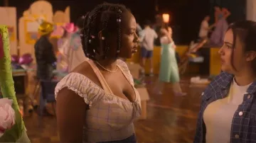 Haut Primark Rainbow Check Milkmaid porté par Tara Jones (Corinna Brown) vu dans Heartstopper (S02E08)