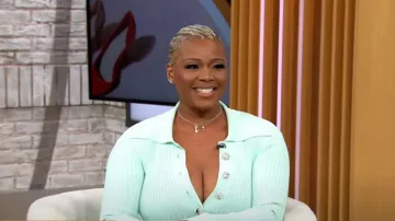 Fumi Janet Embelleció el vestido en menta usado por Claire Sulmers como se ve en CBS Mornings el 2 de agosto de 2023