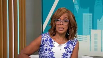 Marc Bouwer Vestido de encaje usado por Gayle King como se ve en CBS Mornings el 4 de agosto de 2023
