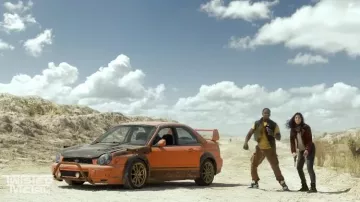 Nike Jordan 1 Retro High Midnight Navy Sneakers usadas por John Doe (Anthony Mackie) como se ve en Twisted Metal (Temporada 1 Episodio 4)