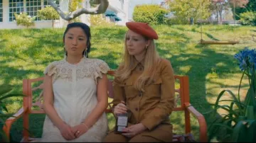 Nili Lotan Cropped Corette Pant usado por Hannah (Anna Konkle) como se ve en The Afterparty (S02E04)