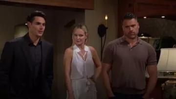 Ramy brook Sam Top en blanco usado por Sharon Newman (Sharon Case) como se ve en The Young and the Restless el 20 de julio de 2023