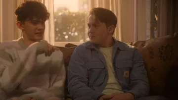 Chaqueta Carhartt Dixon usada por Nick Nelson (Kit Connor) como se ve en Heartstopper (S02E01)