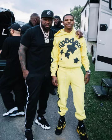 Zapatillas Nike Jordan 4 Retro Thunder usadas por A Boogie wit da Hoodie en su cuenta de Instagram @aboogievsartist