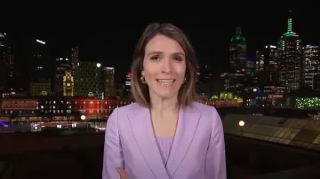 Reiss Hollie Linen Blend Blazer in Lilac worn by Molly Hunter as seen in Today on  August 7, 2023