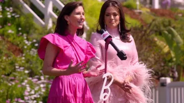 Derek Lam 10 Crosby Tiered Mi­ni Shift Dress worn by Lisa McKnight as seen in Barbie Dreamhouse Challenge (S01E04)