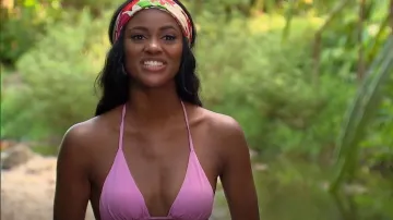 Skims Triangle Bikini Top porté par Charity Lawson comme on le voit dans The Bachelorette (S20E07)