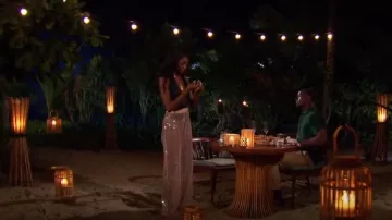 Les nouveaux arrivants Par Ilkyaz Ozel Patara Pantalon porté par Charity Lawson comme on le voit dans The Bachelorette (S20E07)