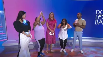 Jonathan Simkhai Standard Thea Puff-Sleeve Oxford Top porté par Donna Farizan comme vu dans Aujourd’hui avec Hoda & Jenna le 9 août 2023