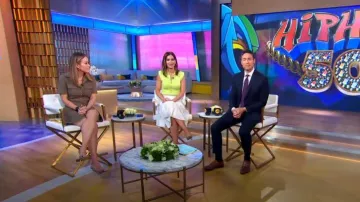 A.L.C. Taylor Top usado por Rebecca Jarvis como se ve en Good Morning America el 9 de agosto de 2023