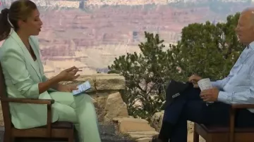 Cinq a Sept Kerry Pant in Celadon worn by Stephanie Abrams as seen in CBS Mornings on  August 9, 2023