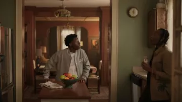 Loewe Safari Cotton Workwear porté par Dre (Miriam A. Hyman) vu dans The Chi (S06E01)